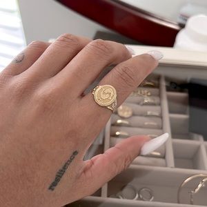 💫10k Gold Zodiac Signet Ring (Pisces ♓️)